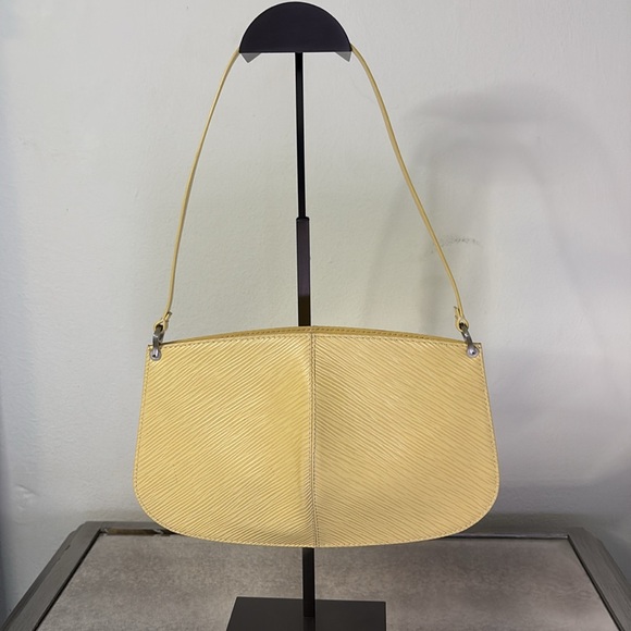 Louis Vuitton Demi Lune Pochette Hand Shoulder Bag Epi Leather - Picture 2 of 16